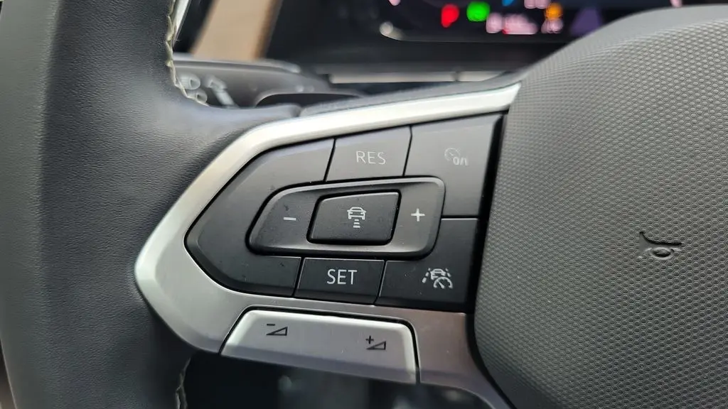 2024 Volkswagen Atlas SE