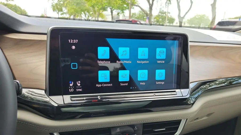 2024 Volkswagen Atlas SE