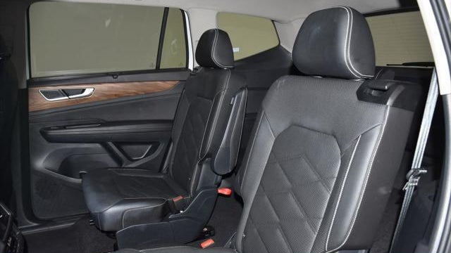 2025 Volkswagen Atlas SE