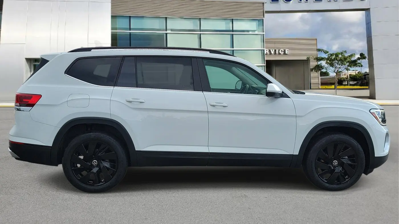 2025 Volkswagen Atlas SE