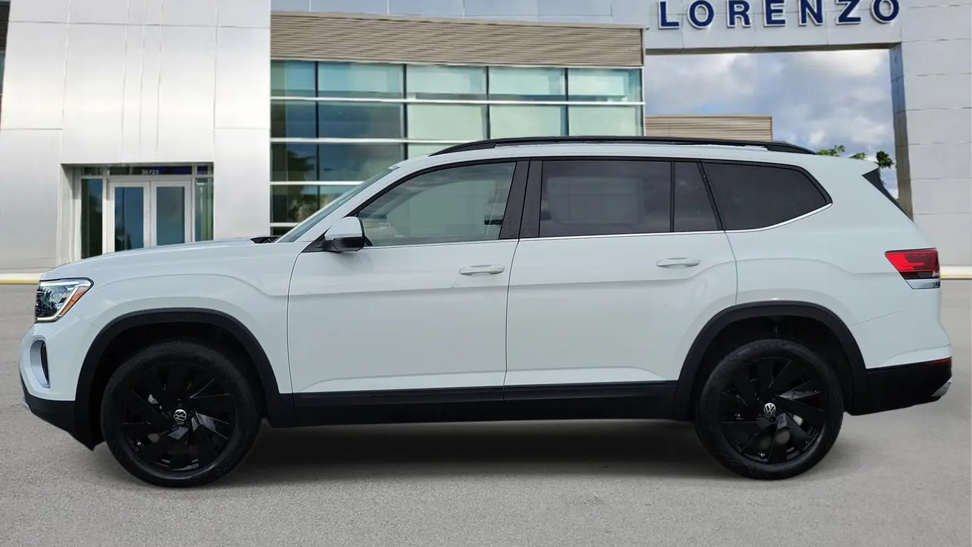 2025 Volkswagen Atlas SE