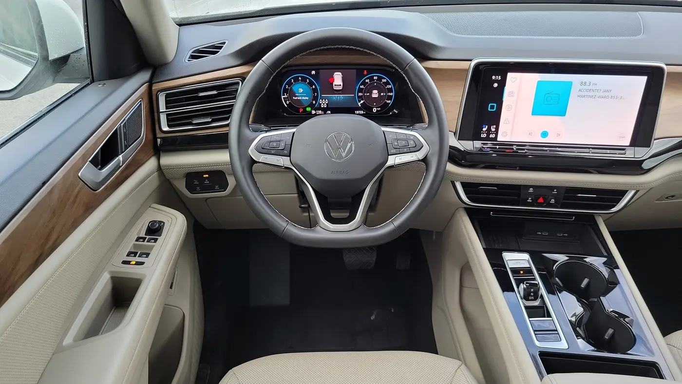 2025 Volkswagen Atlas SE