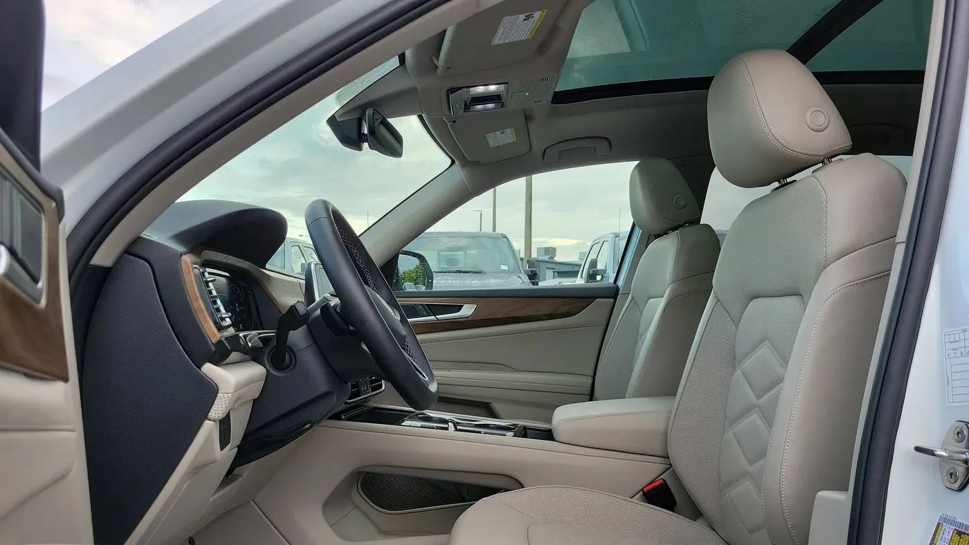 2025 Volkswagen Atlas SE