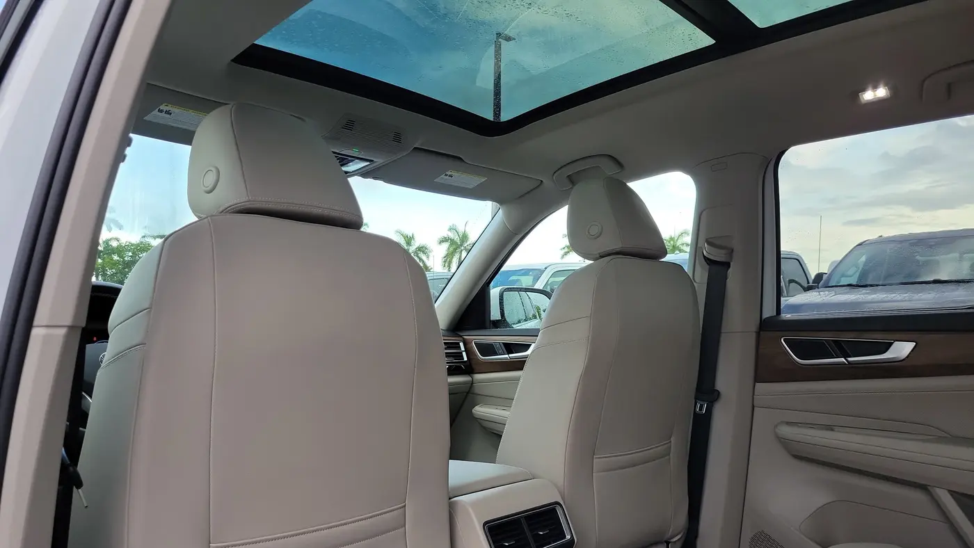 2025 Volkswagen Atlas SE