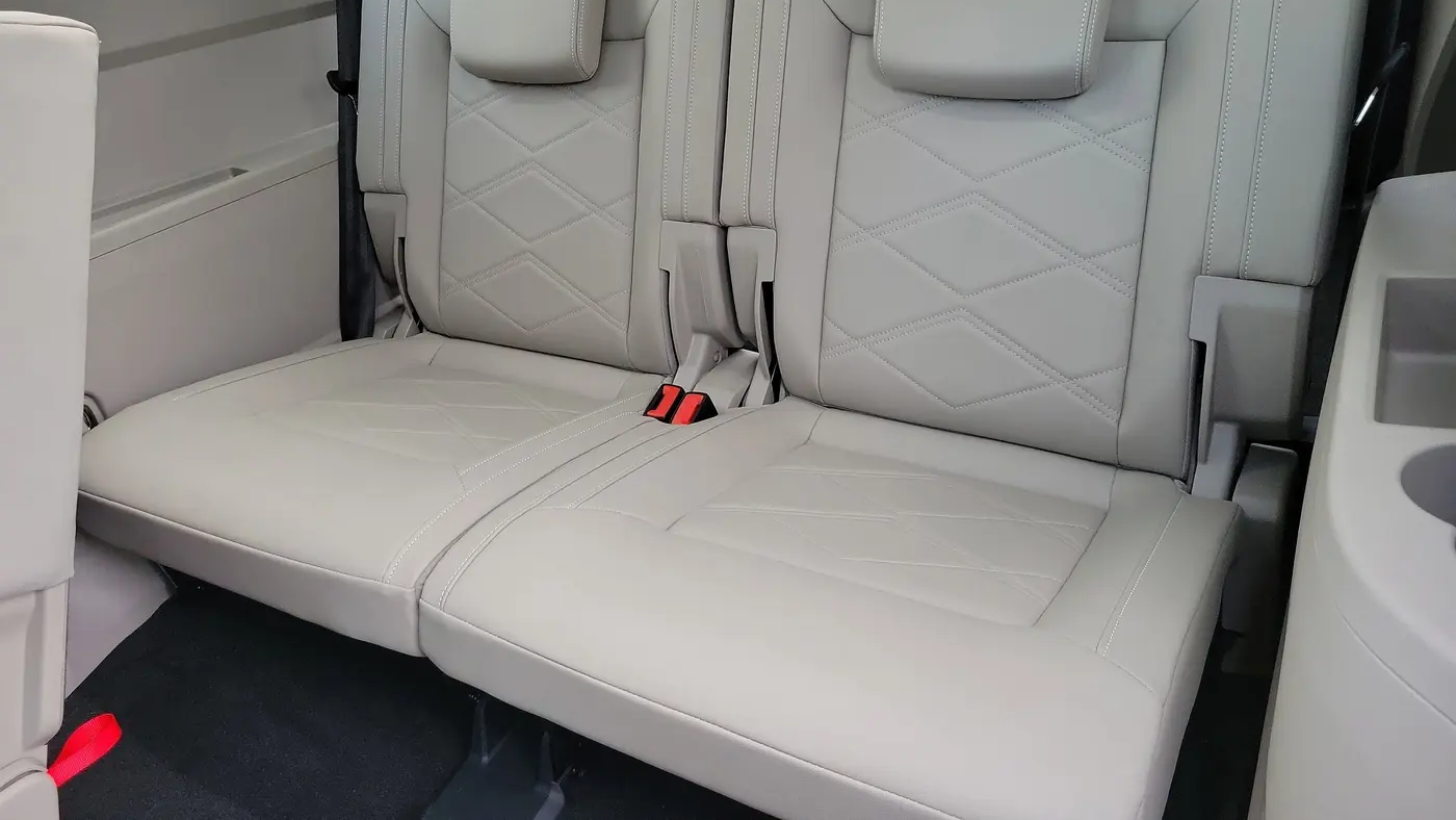 2025 Volkswagen Atlas SE