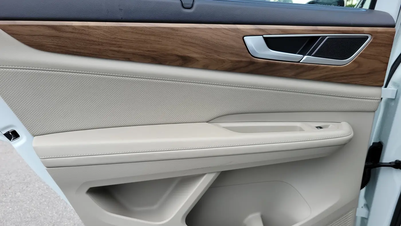 2025 Volkswagen Atlas SE