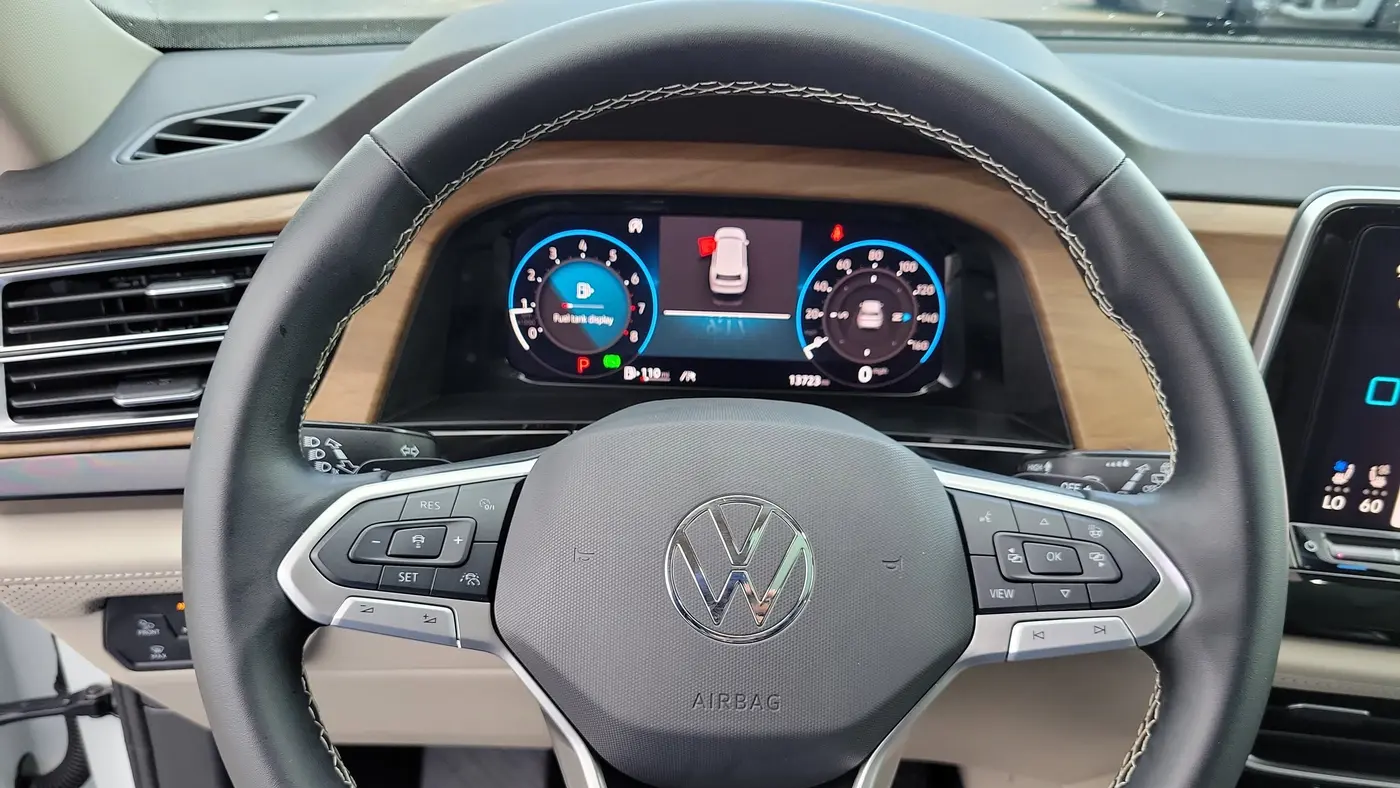 2025 Volkswagen Atlas SE
