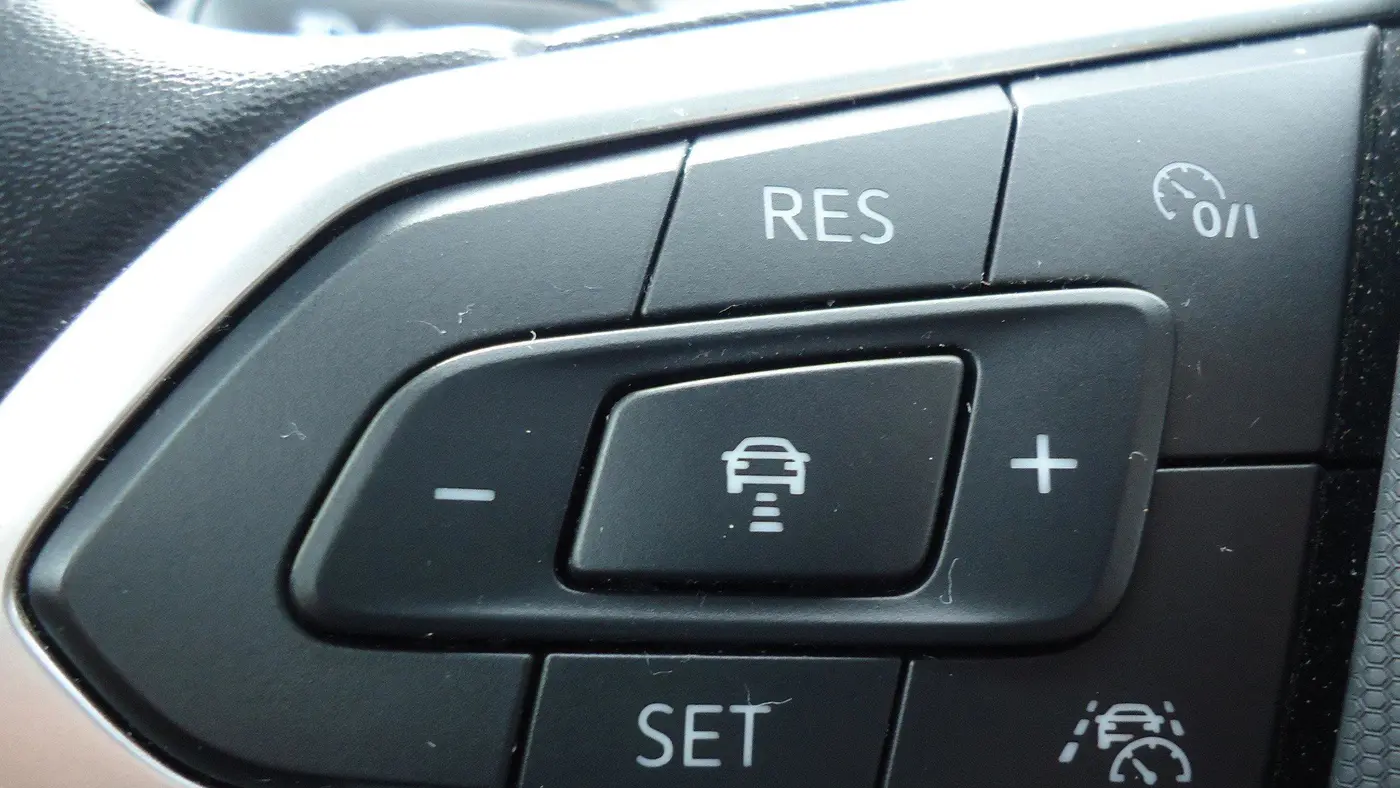 2024 Volkswagen Atlas Cross Sport SE 4Motion