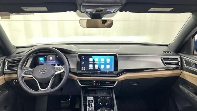 2025 Volkswagen Atlas Cross Sport SE 4Motion