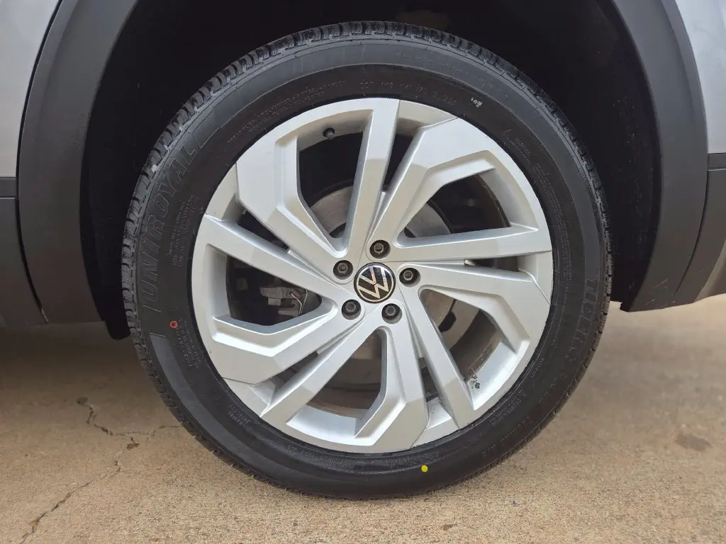 2022 Volkswagen Atlas - $20,577