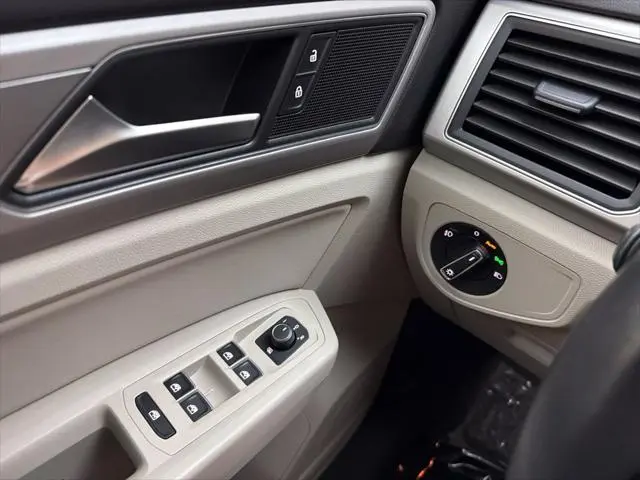 2018 Volkswagen Atlas - $16,399