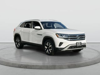 2022 Volkswagen Atlas Cross Sport with Pure White Exterior