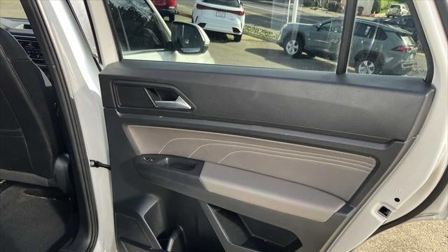 2023 Volkswagen Atlas Cross Sport SE 4Motion