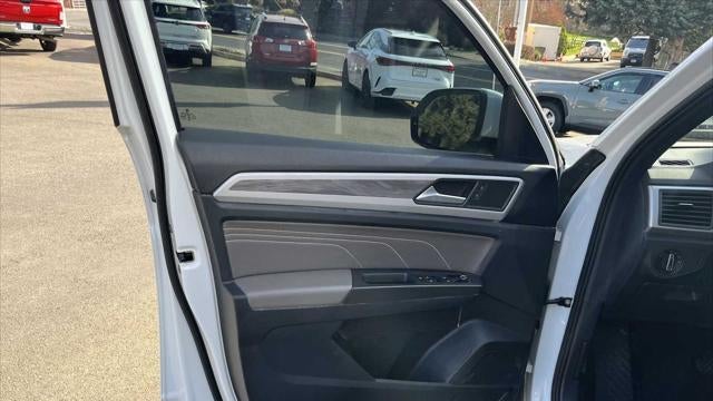 2023 Volkswagen Atlas Cross Sport SE 4Motion