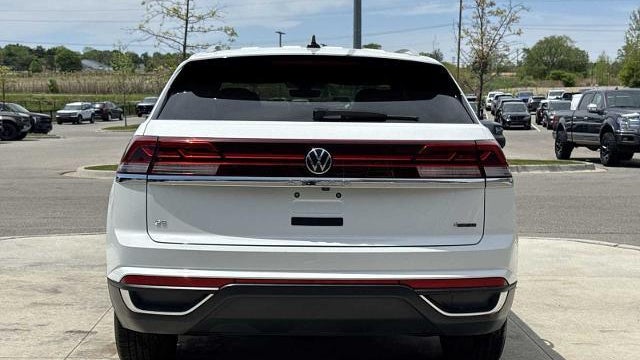 2024 Volkswagen Atlas Cross Sport SE 4Motion