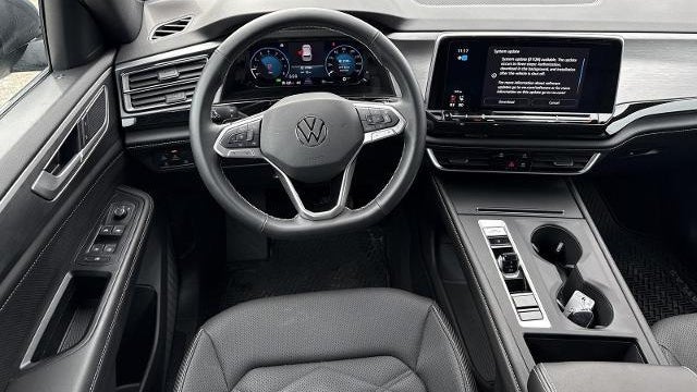 2025 Volkswagen Atlas Cross Sport SE 4Motion