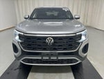 2024 Atlas Cross Sport Thumbnail 3