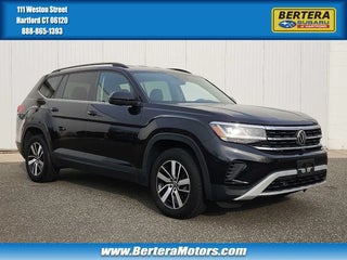 2021 Volkswagen Atlas with Deep Black Pearl Exterior