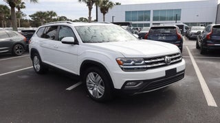 2019 Volkswagen Atlas with Pure White Exterior