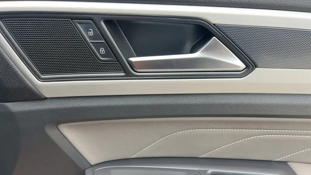 2021 Volkswagen Atlas Cross Sport V6 SE R-Line 4Motion