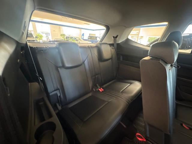 2018 Volkswagen Atlas - $16,925