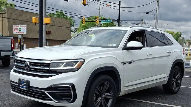 2022 Volkswagen Atlas Cross Sport SEL R-Line 4Motion