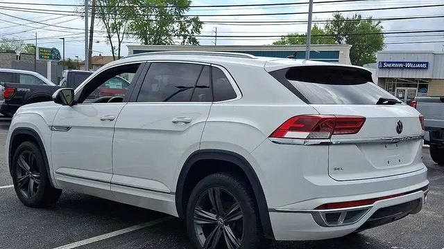 2022 Volkswagen Atlas Cross Sport SEL R-Line 4Motion