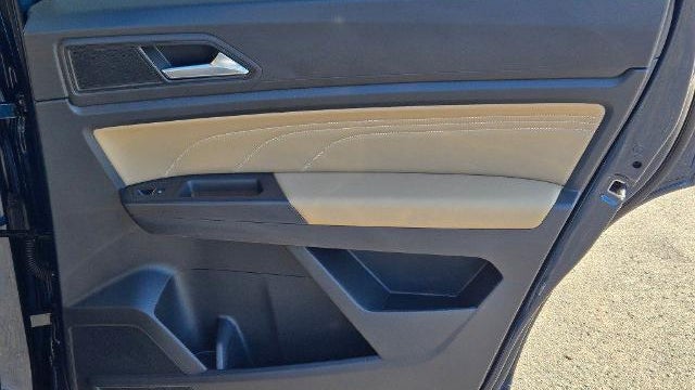 2023 Volkswagen Atlas Cross Sport SEL R-Line Black 4Motion
