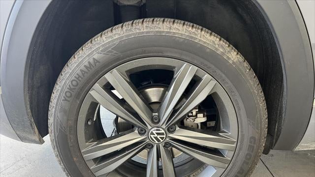 2022 Volkswagen Atlas Cross Sport SEL R-Line 4Motion