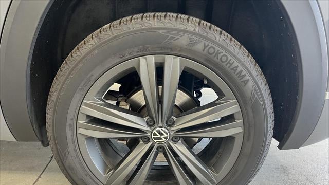 2022 Volkswagen Atlas Cross Sport SEL R-Line 4Motion
