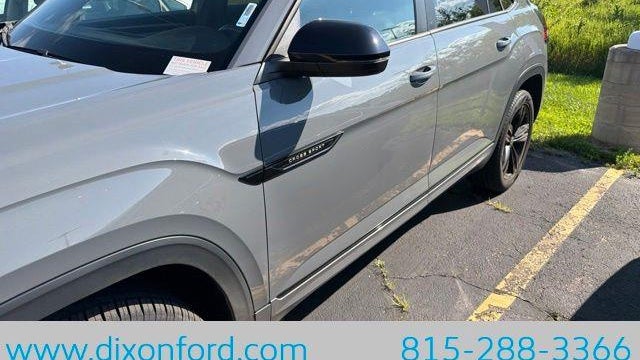 2023 Volkswagen Atlas Cross Sport SEL R-Line Black 4Motion