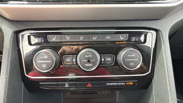 2022 Volkswagen Atlas Cross Sport V6 SEL R-Line 4Motion