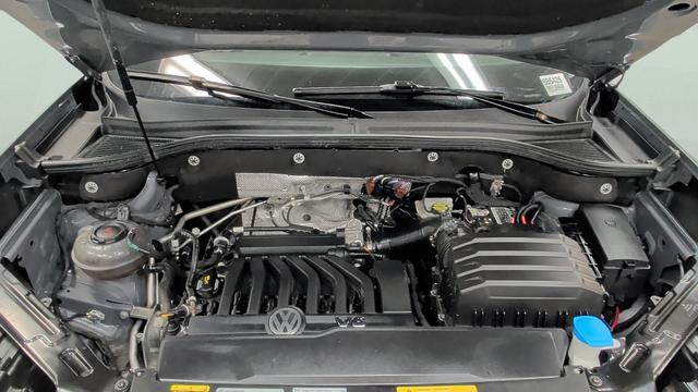 2023 Volkswagen Atlas Cross Sport V6 SEL R-Line Black 4Motion
