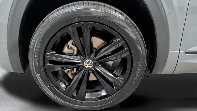 2023 Volkswagen Atlas Cross Sport V6 SEL R-Line Black 4Motion