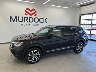 2021 Volkswagen Atlas with Deep Black Pearl Exterior