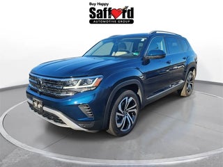 2021 Volkswagen Atlas with Tourmaline Blue Metallic Exterior