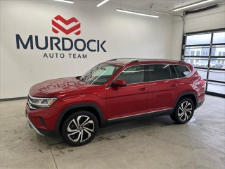 2021 Volkswagen Atlas with Aurora Red Metallic Exterior
