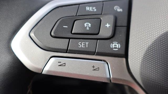 2023 Volkswagen Atlas Cross Sport SE