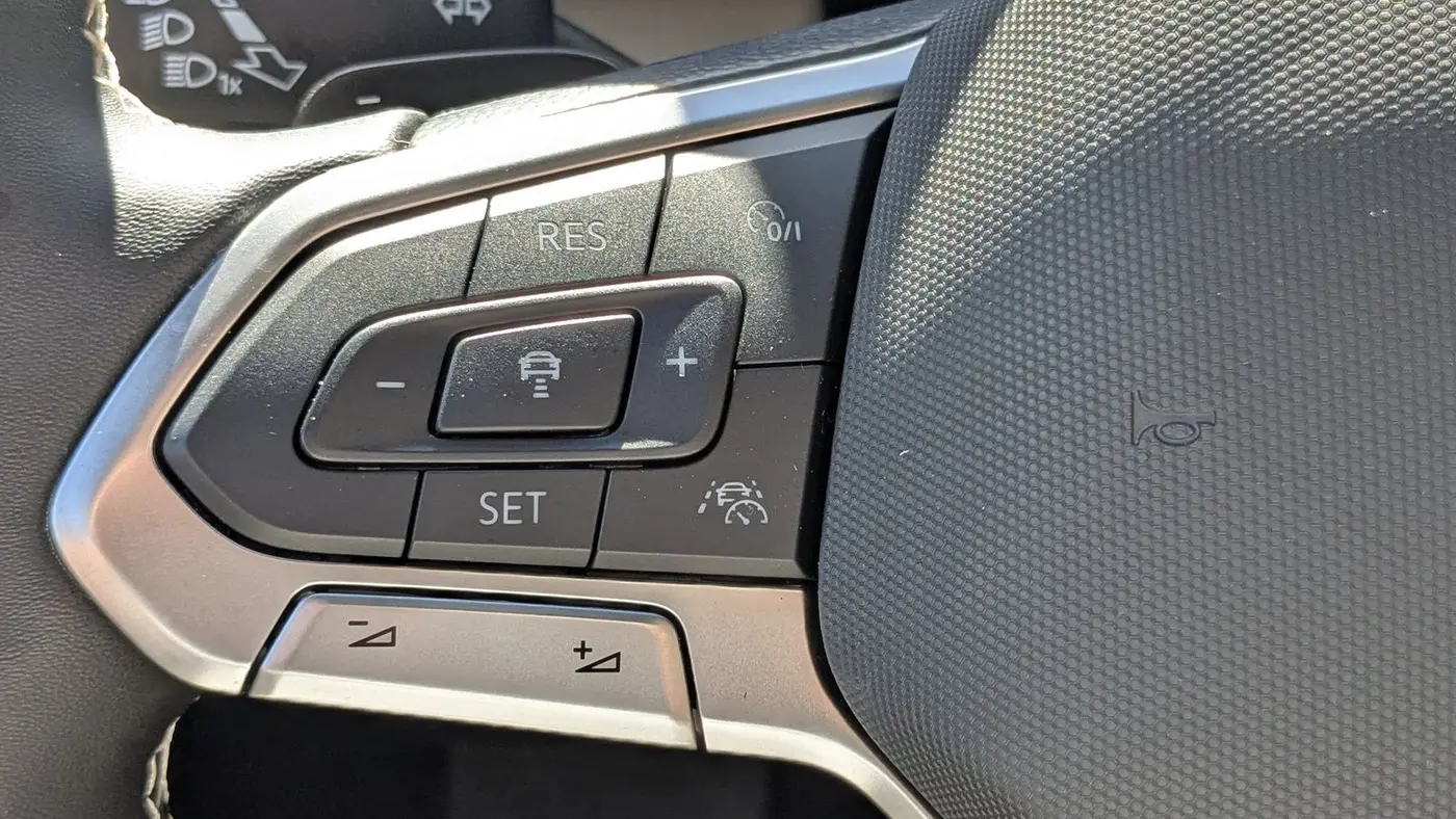2026 Volkswagen Atlas Cross Sport SE