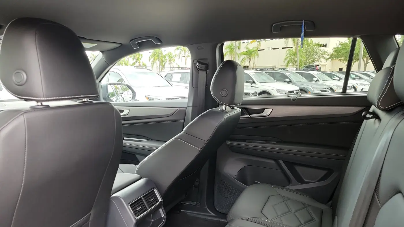 2025 Volkswagen Atlas Cross Sport SE