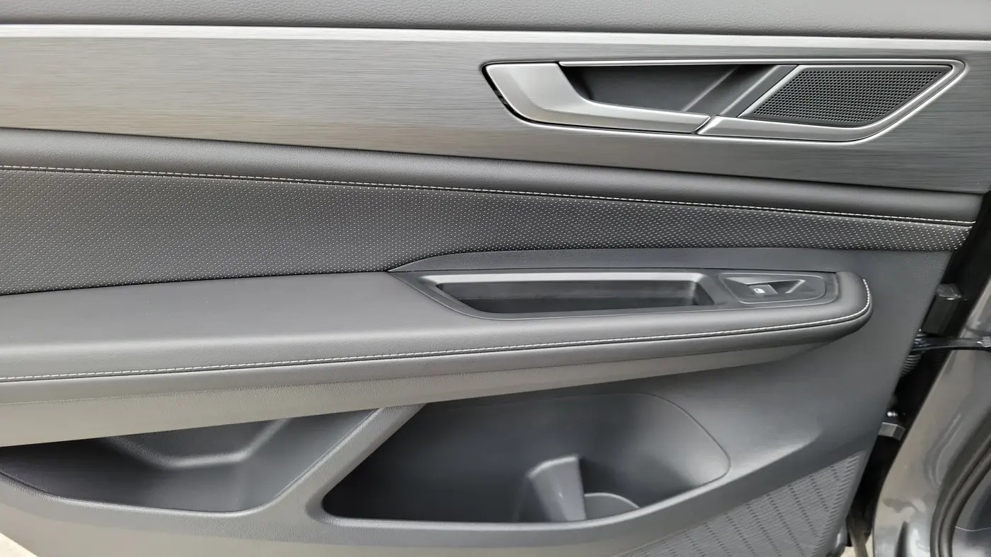 2025 Volkswagen Atlas Cross Sport SE