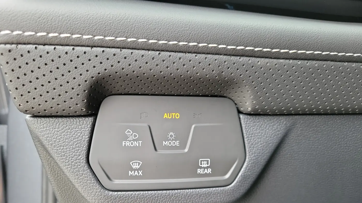 2025 Volkswagen Atlas Cross Sport SE
