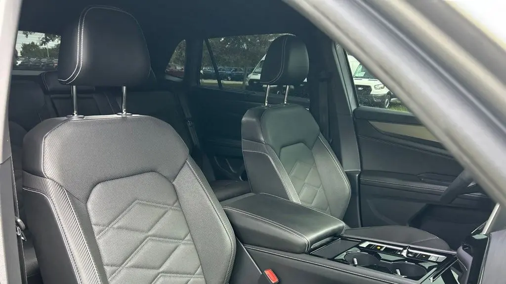 2024 Volkswagen Atlas Cross Sport SE