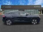 2025 Atlas Cross Sport Thumbnail 4