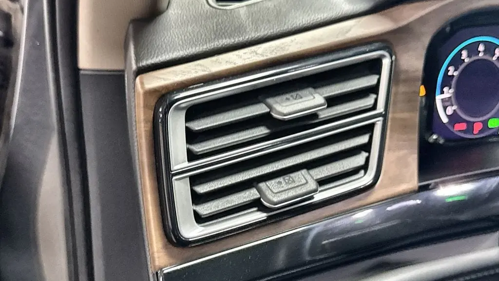 2025 Volkswagen Atlas SE