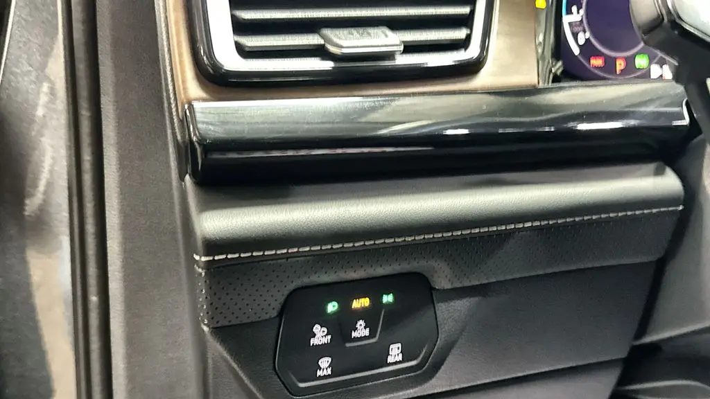 2025 Volkswagen Atlas SE