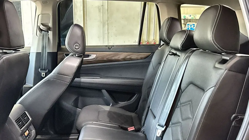 2025 Volkswagen Atlas SE