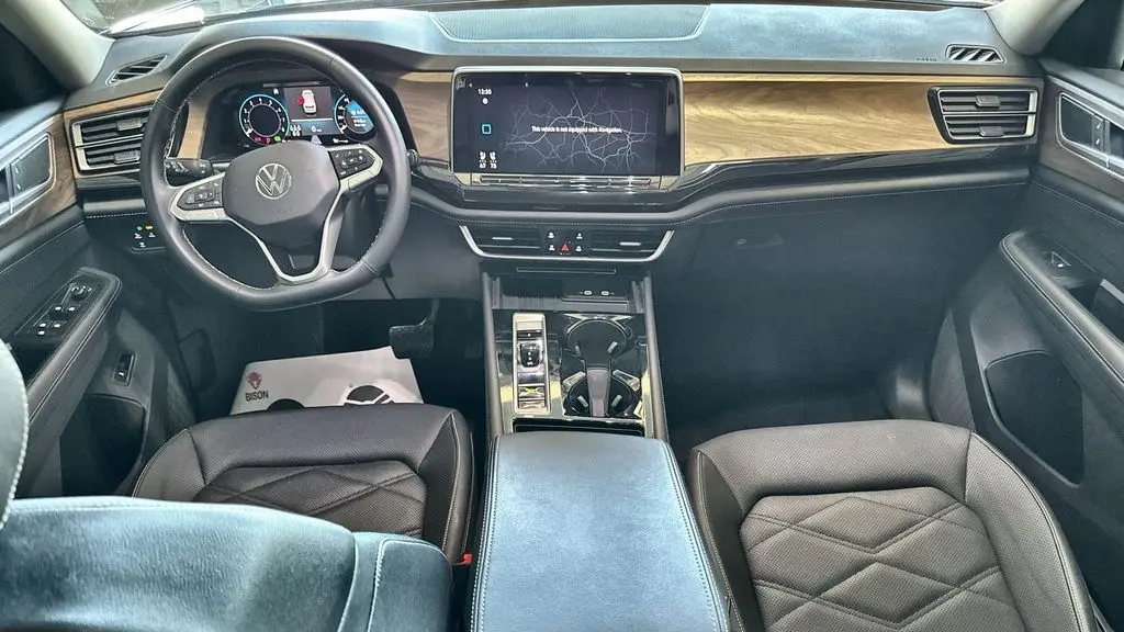 2025 Volkswagen Atlas SE