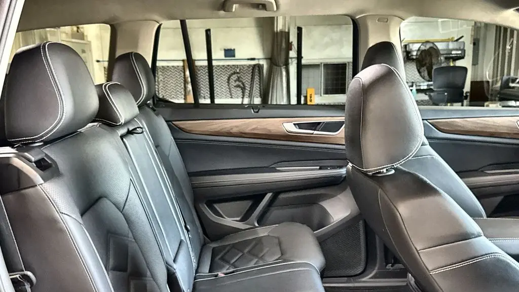 2025 Volkswagen Atlas SE