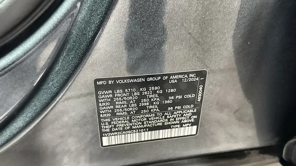 2025 Volkswagen Atlas SE